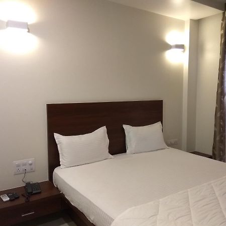 Manasi Inn Satara Exterior photo
