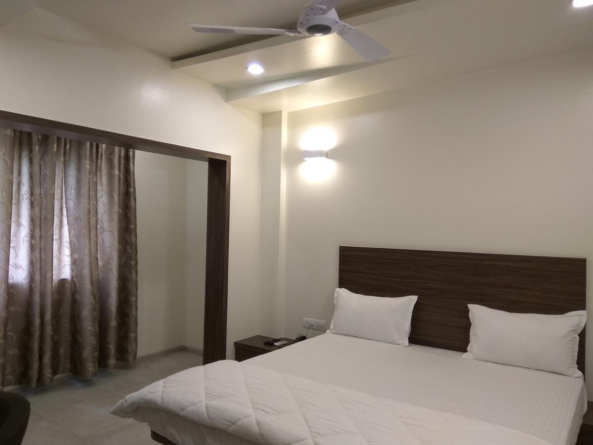 Manasi Inn Satara Exterior photo