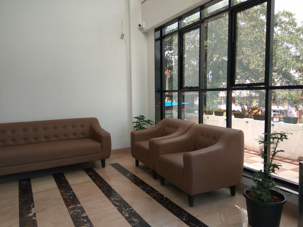 Manasi Inn Satara Exterior photo