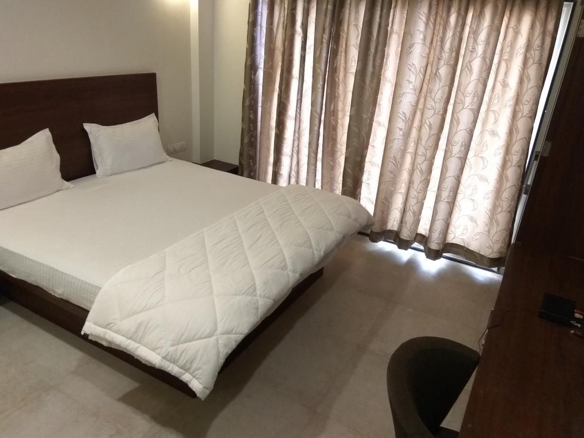 Manasi Inn Satara Exterior photo